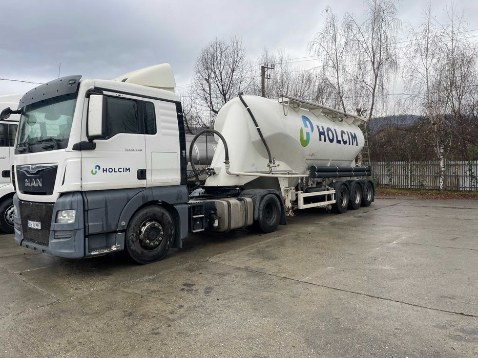 Ansamblu MAN si semiremorca Spitzer-cimentruck