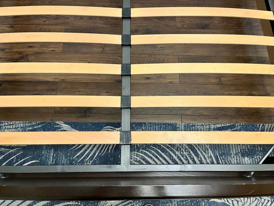 Vând somieră 160x200 cm