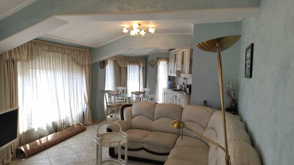 Апартамент до Операта с морска гледка и гледка към Катедрал