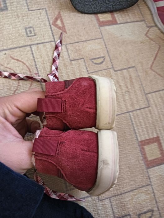 Ghetuțe Zara mărimea 20