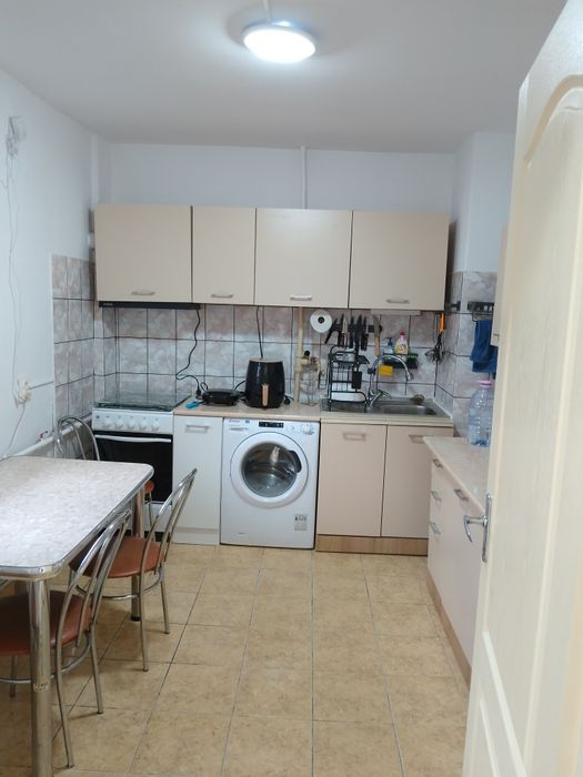 Închiriez/ schimb cu casa un apartament cu 3 camere central