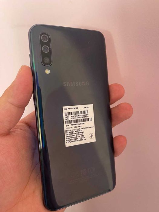 Samsung Galaxy A50 (qora)