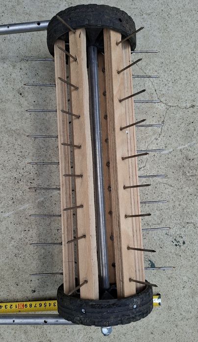 Aerator scarificator gazon manual,din aluminiu