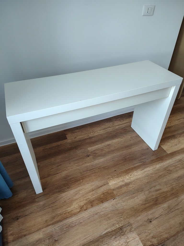 Vând birou Ikea in stare excelentă!