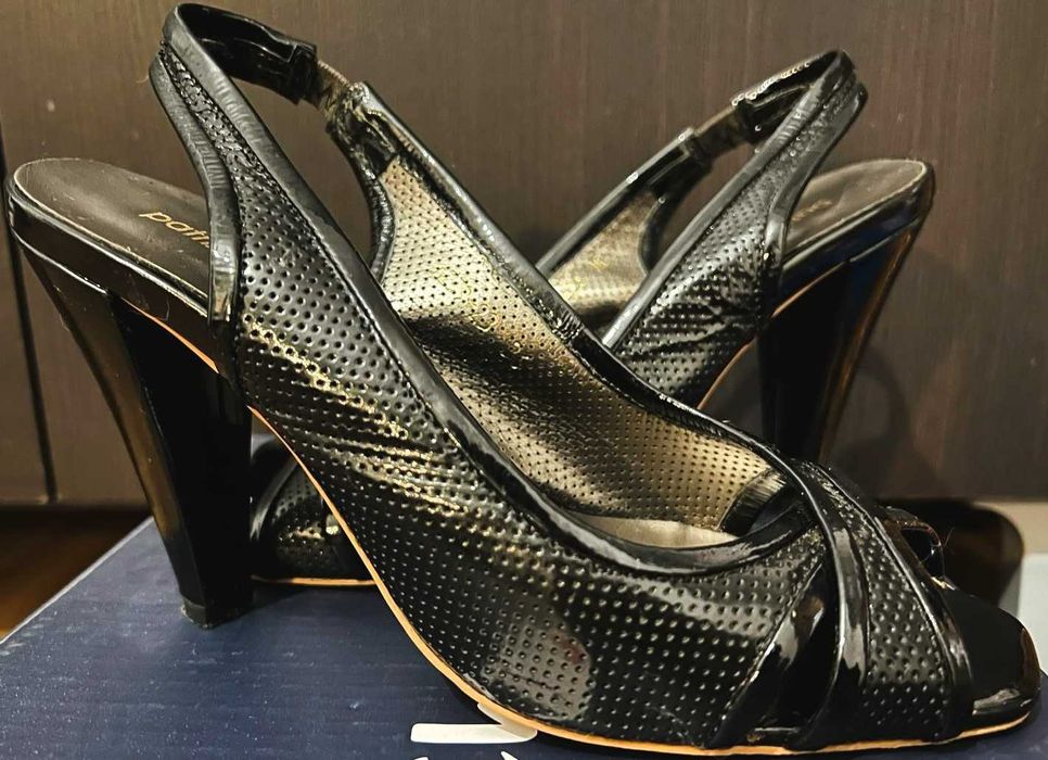 Pantofi piele lacuita cu perforatii marimea 36 Patrizia Rigotti