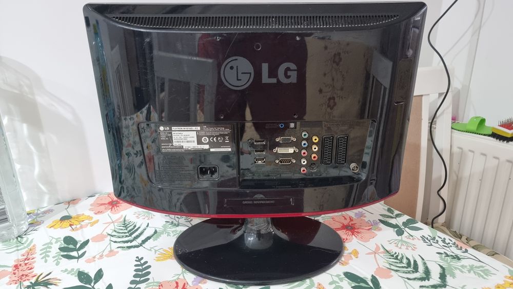 LG tv 19inch ,taste blocate, echipament sportiv drumetie