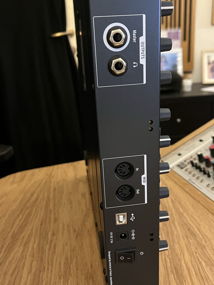Arturia MiniBrute2