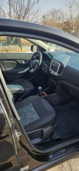 Lada X.RAY sotiladi.