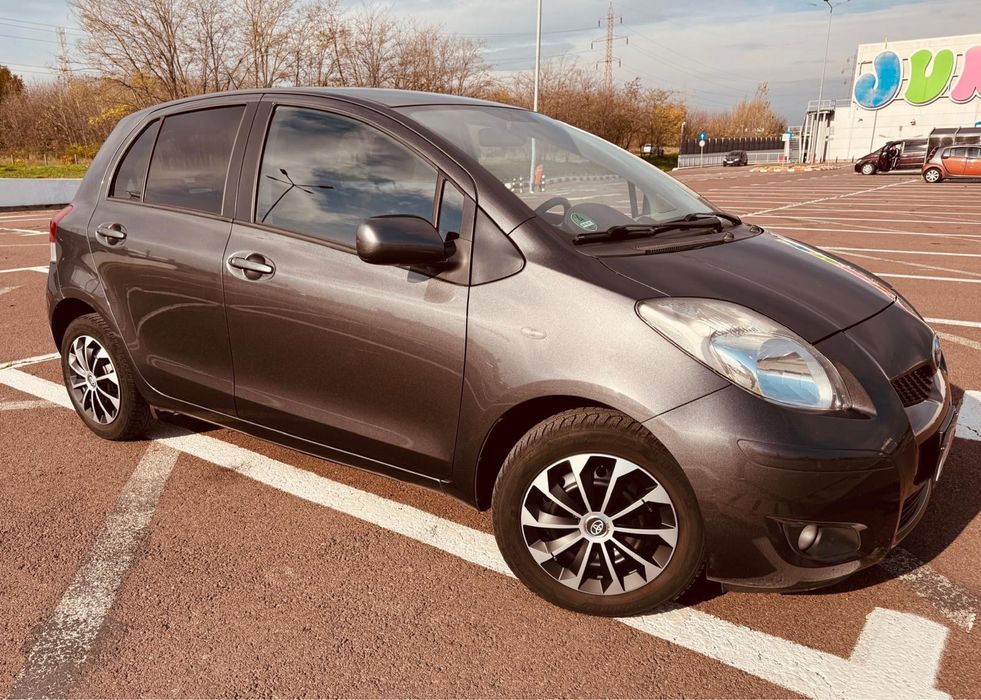 Toyota yaris 1,3 benzina