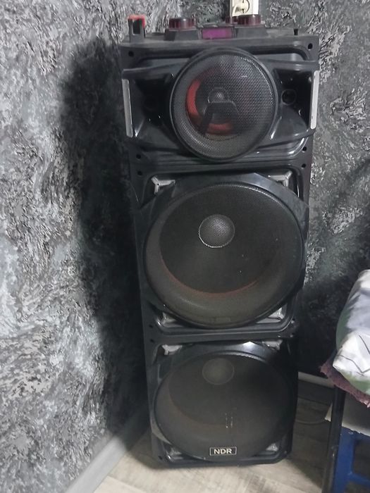 Колонка блютуз с двумя микрофонами