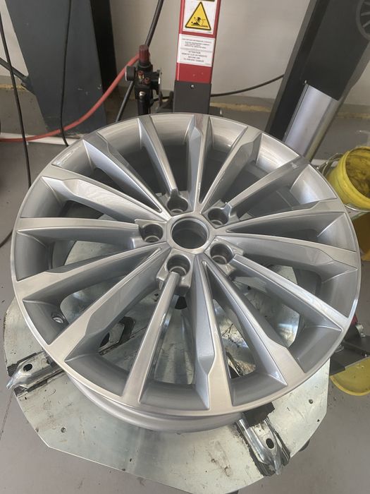Vopsit jante auto, indreptat jante auto, reconditionare jante auto
