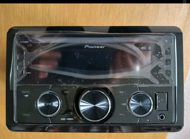 мултимедия Pioneer AVH-A210BT и FH-S820dab