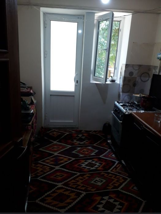 Срочно продаю квартиру мирзоулугбекский район