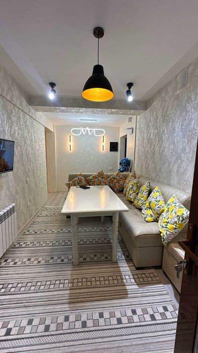 Продается квартира на Алмазарском районе ориентир Алмазар Прократура