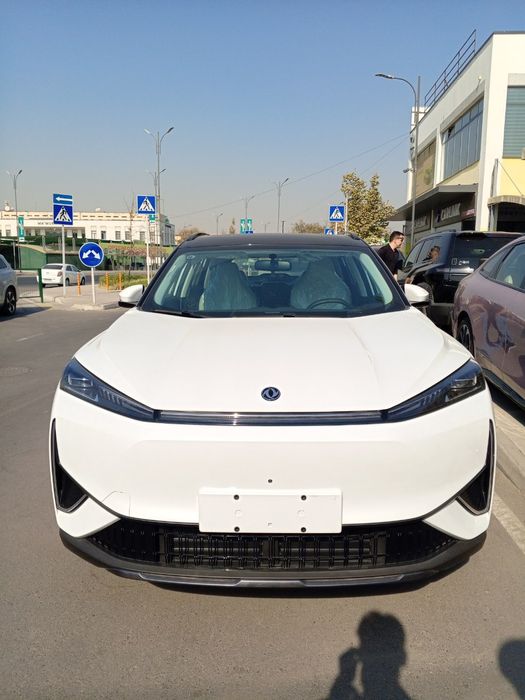 Dongfeng L7 salon qora oq apelsin ranglari bor