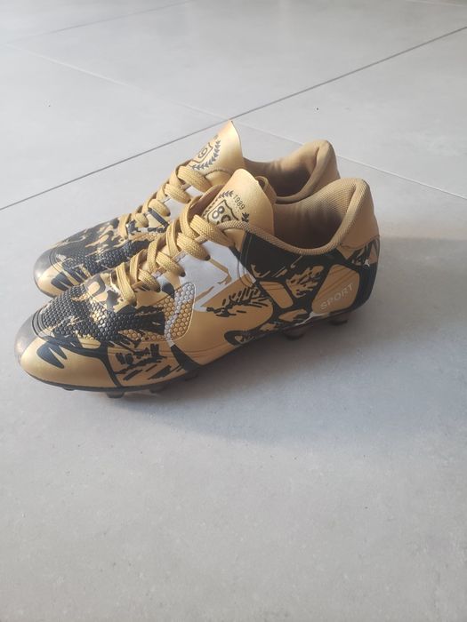 Crampoane fotbal 36