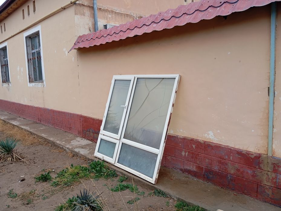 Akfa deraza sotiladi narxini kelishamiz