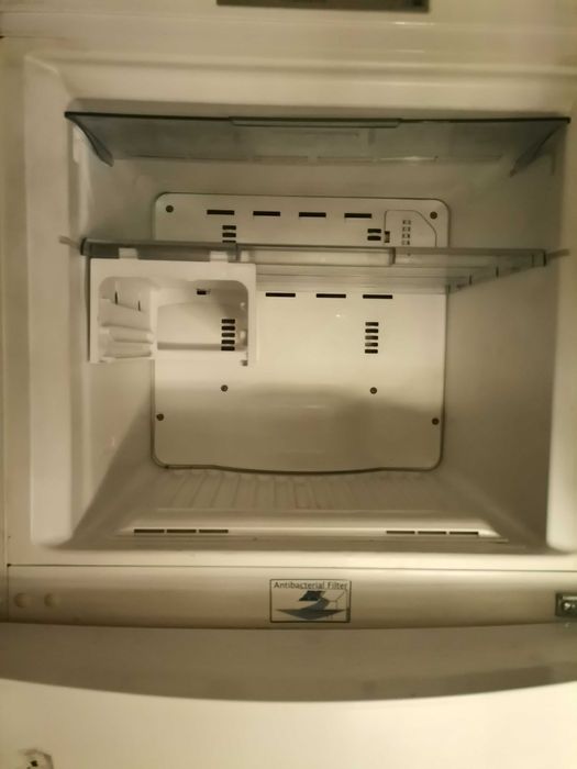 Голям хладилник Whirpool class A