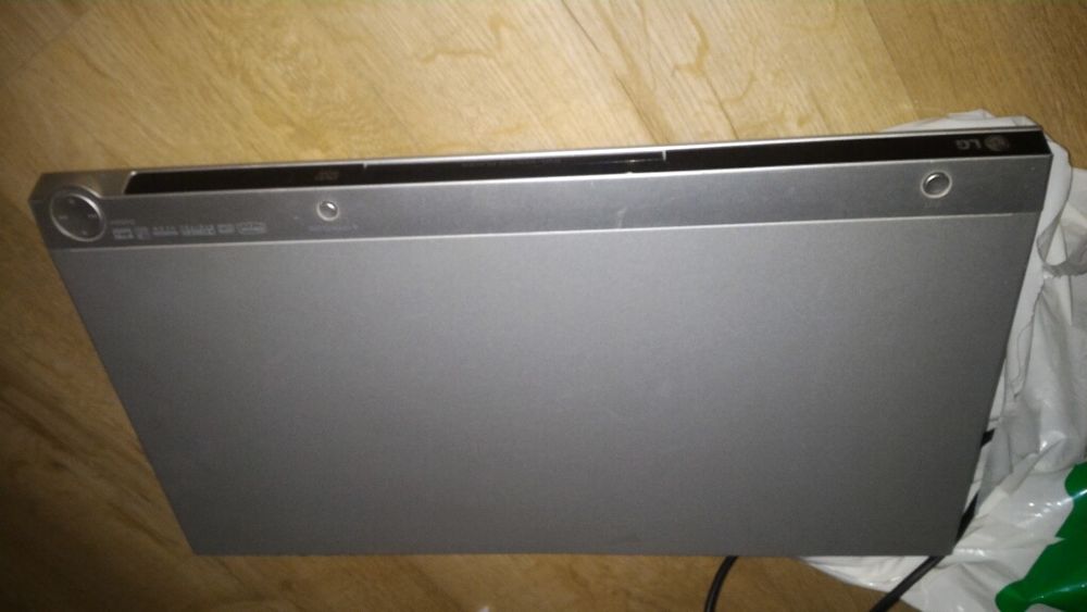 Продам DVD плеер