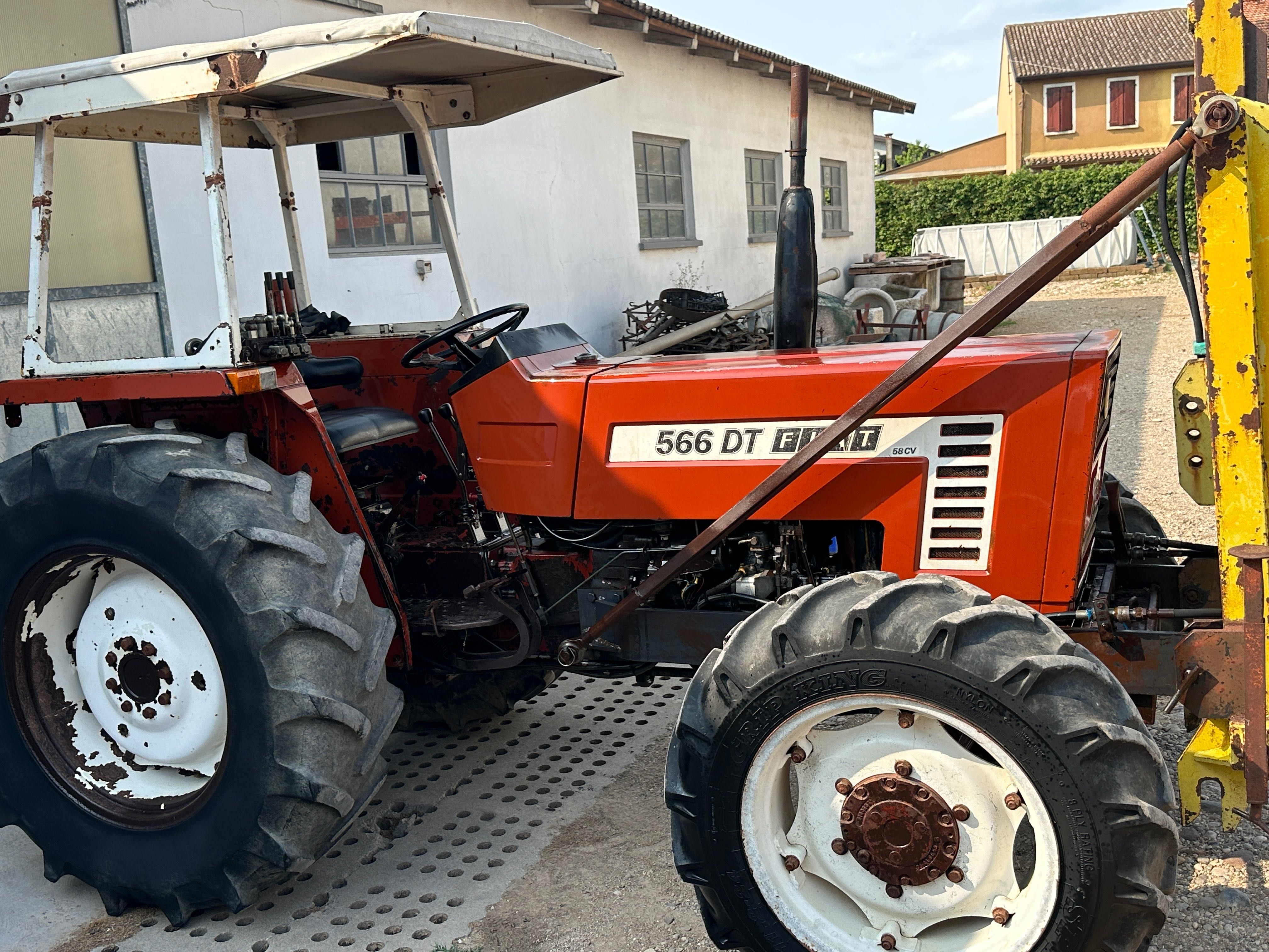Tractor Fiat 566 DTC cu incarcator