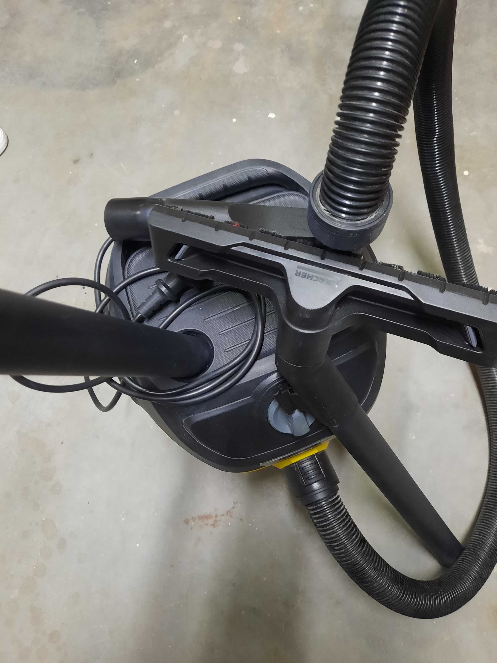 Прахосмокачка Karcher WD2, за мокро и сухо
