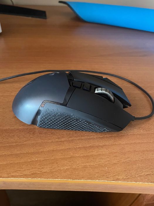Продавам мишка Logitech G502 Hero