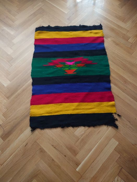 Ръчно тъкани черги.