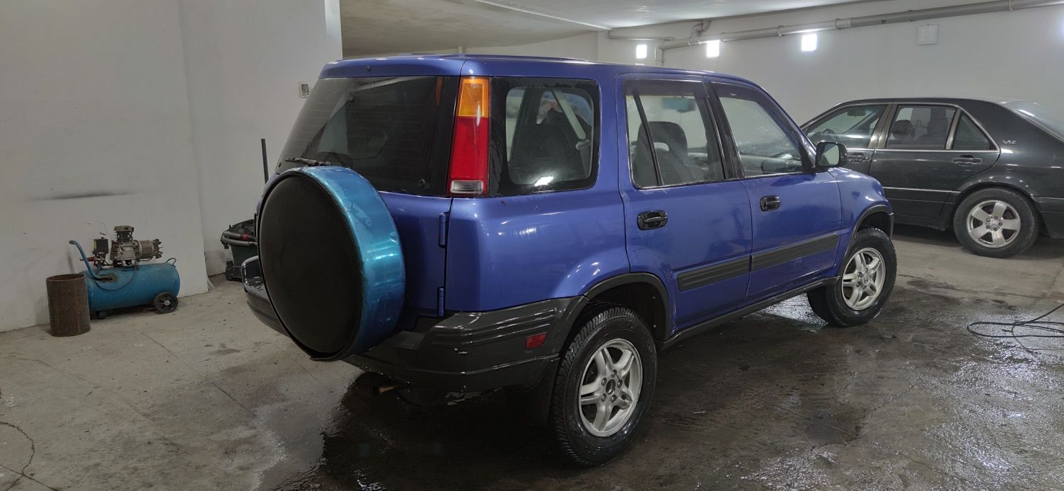 HONDA C-RV 2000.