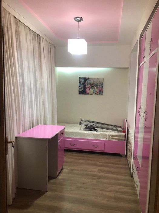 Детская кровать и стол б/у