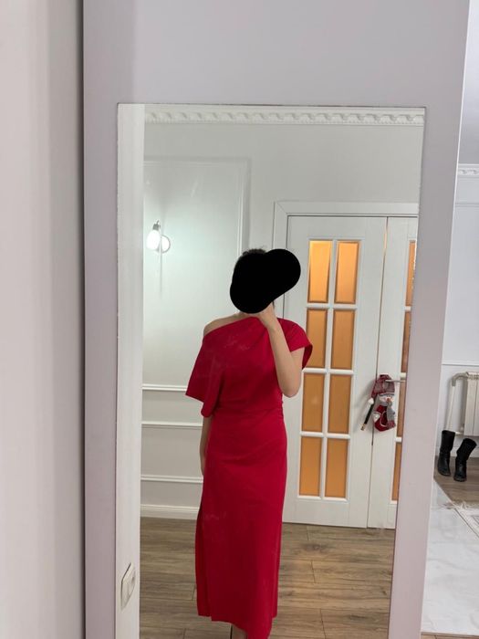 Платье вечернаие красное