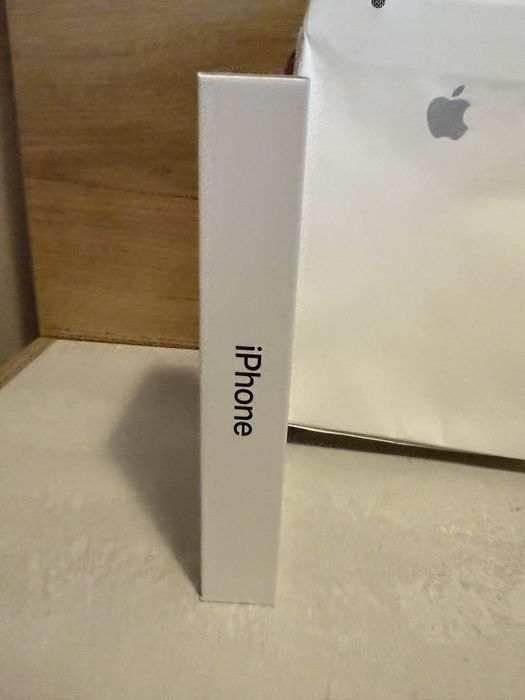 Iphone 17  256 GB Неразопакован черен