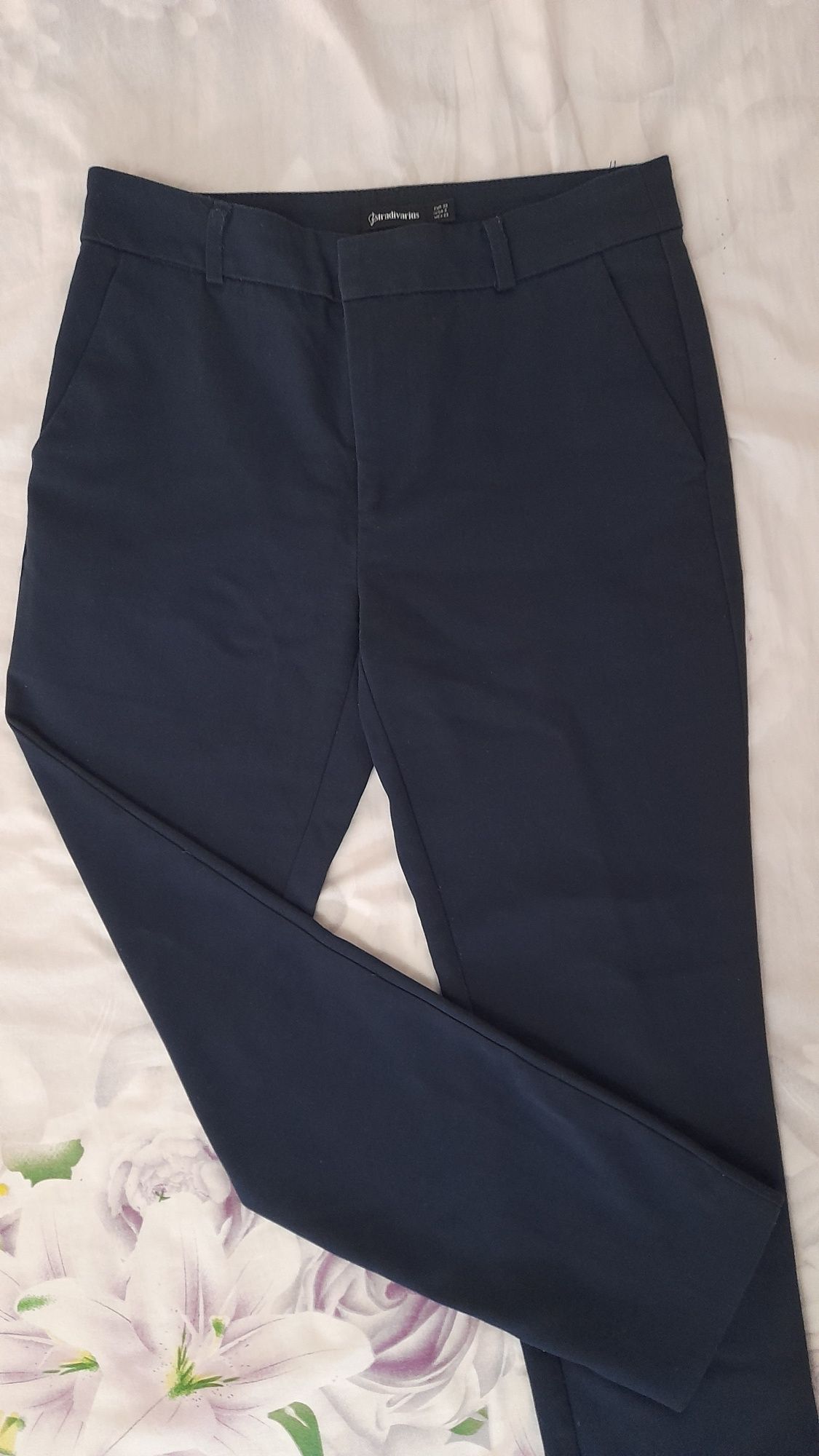 Pantaloni office Stradivarius