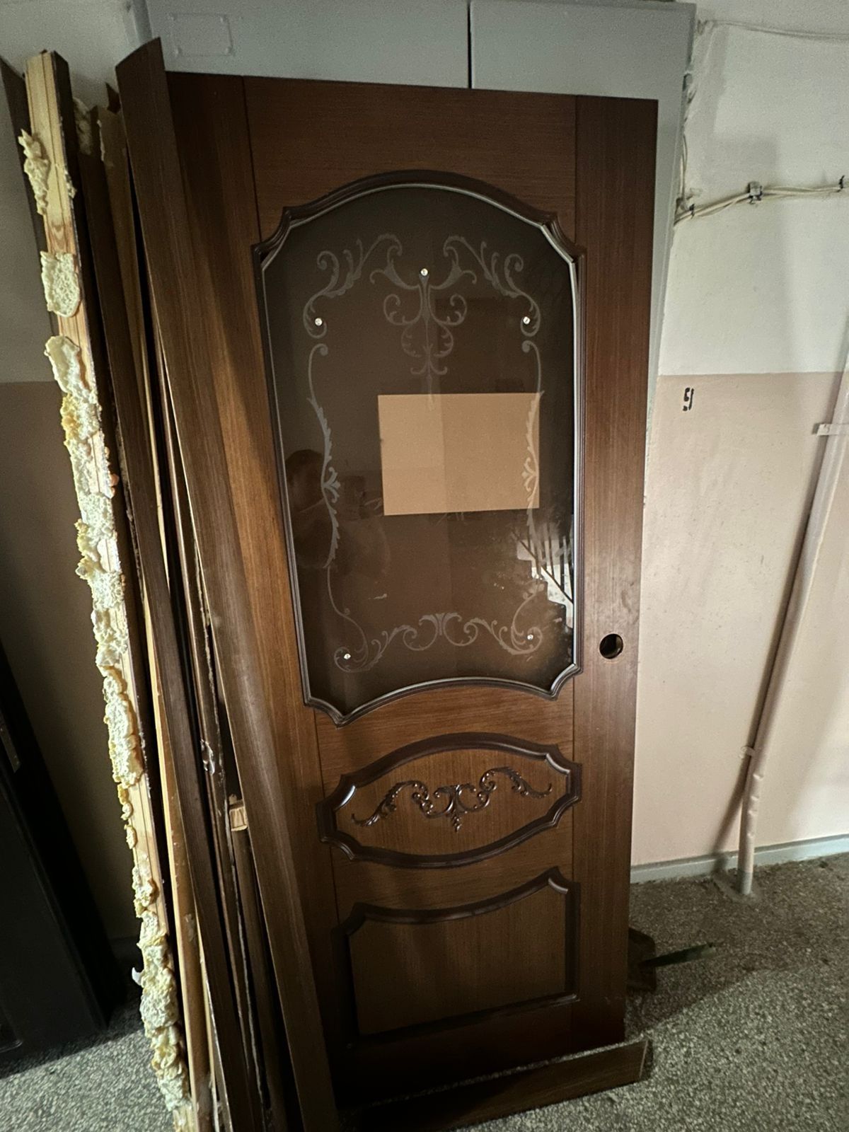 Продам межкомнотные двери и прихожаю
