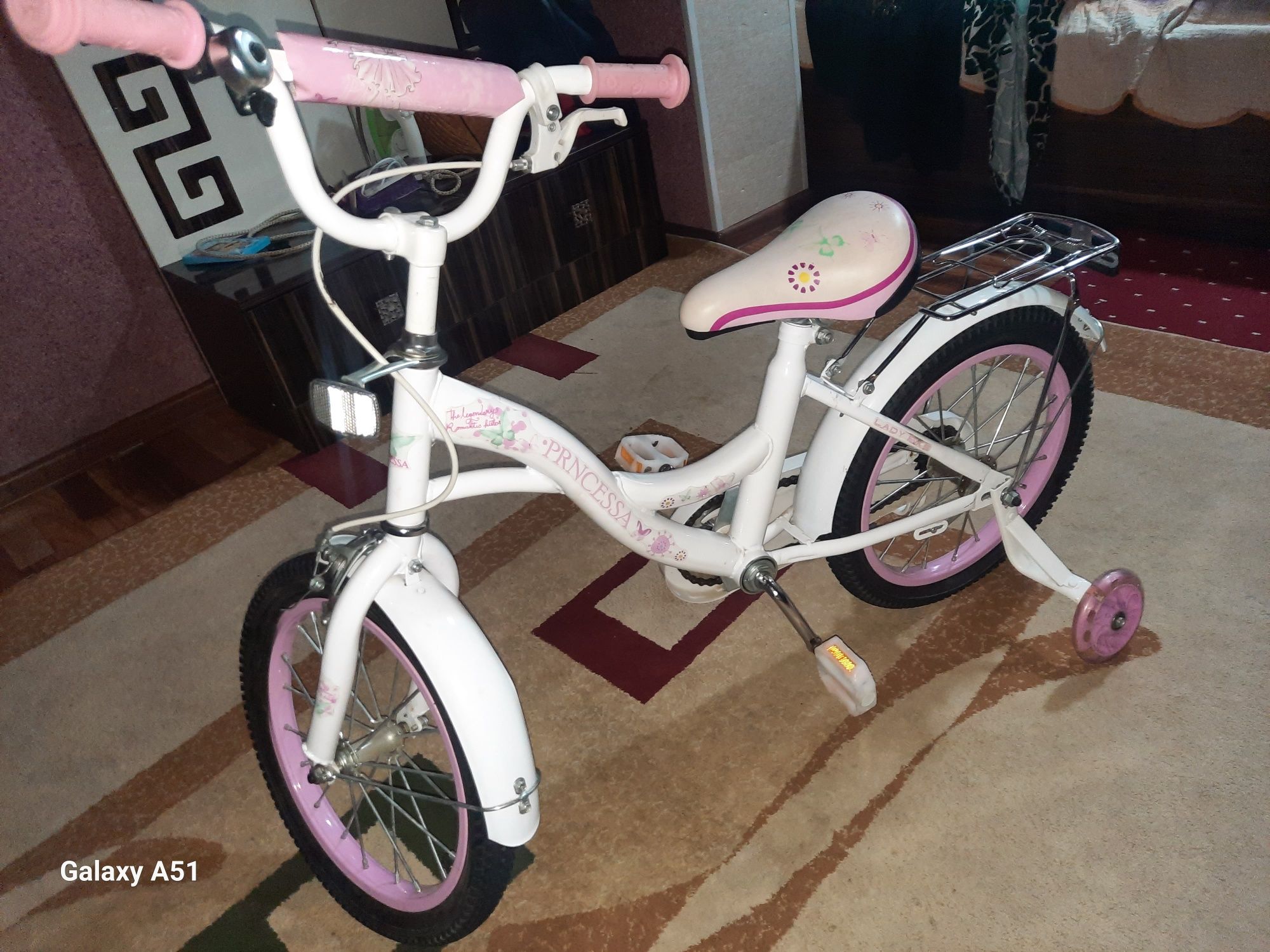 Velosipedcha sotiladi Qizchalar uchun