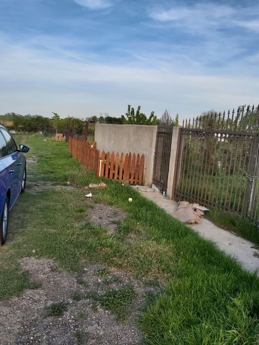 Vând 2loturi de 450m2 la ieșirea din Berceni lângă lac