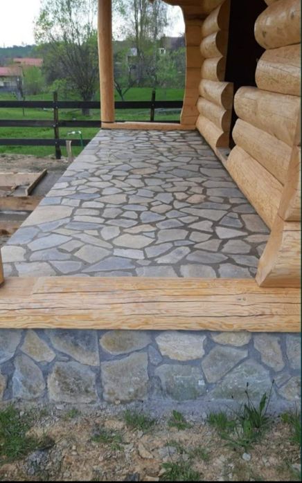 Pavaj din piatra naturala poligonala