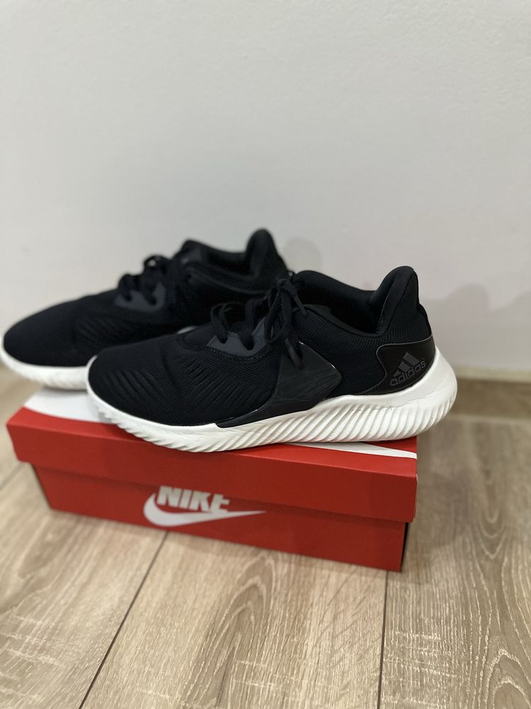 Адидас Alphabounce