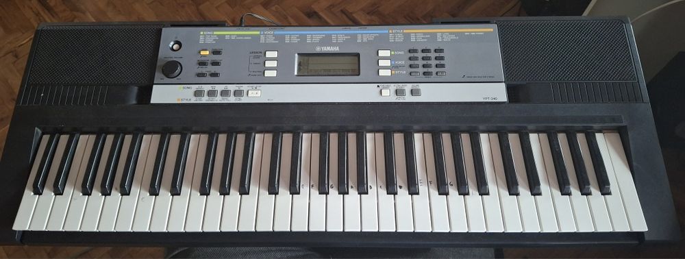Синтезатор YAMAHA YPT-240