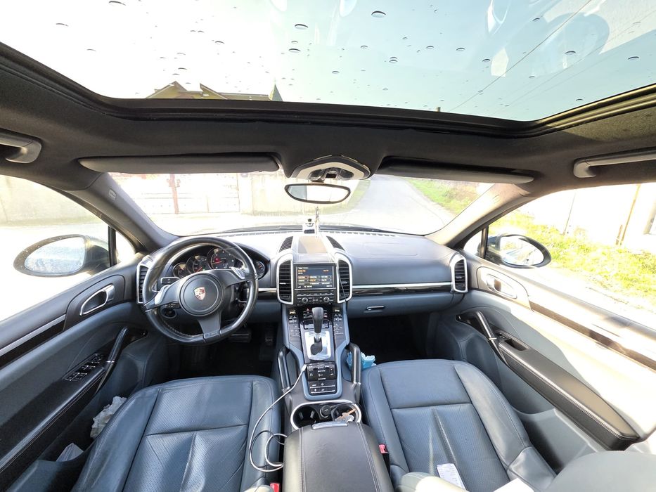 Porsche cayenne an 2012