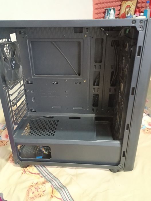 Carcasă pc THERMALTAKE v250 tg air