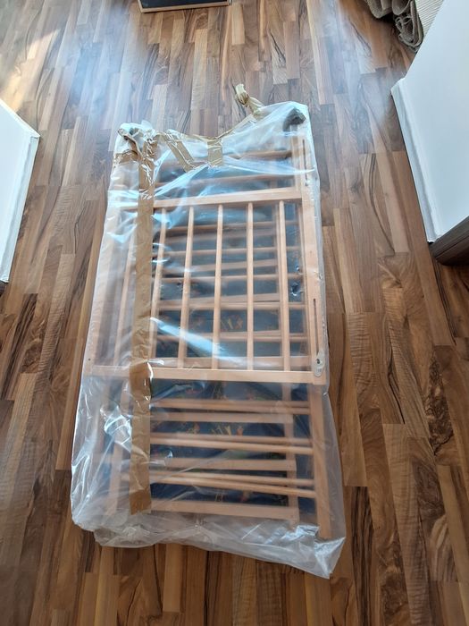 De vânzare pătuț pt copil!