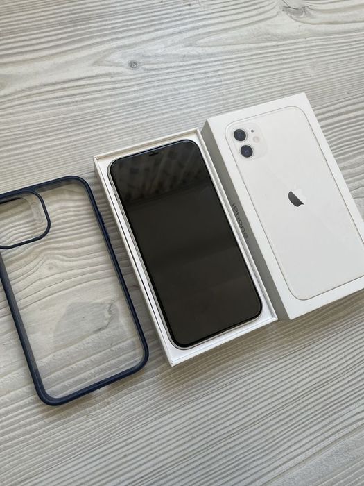 Iphone 11 white 83% baterie