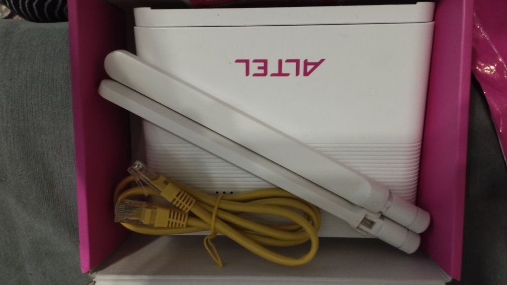 Продам Wi-Fi роутер ALTEL P30 CPE