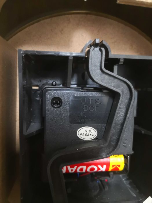 Ceas de perete Hermle cu radio control si pendul