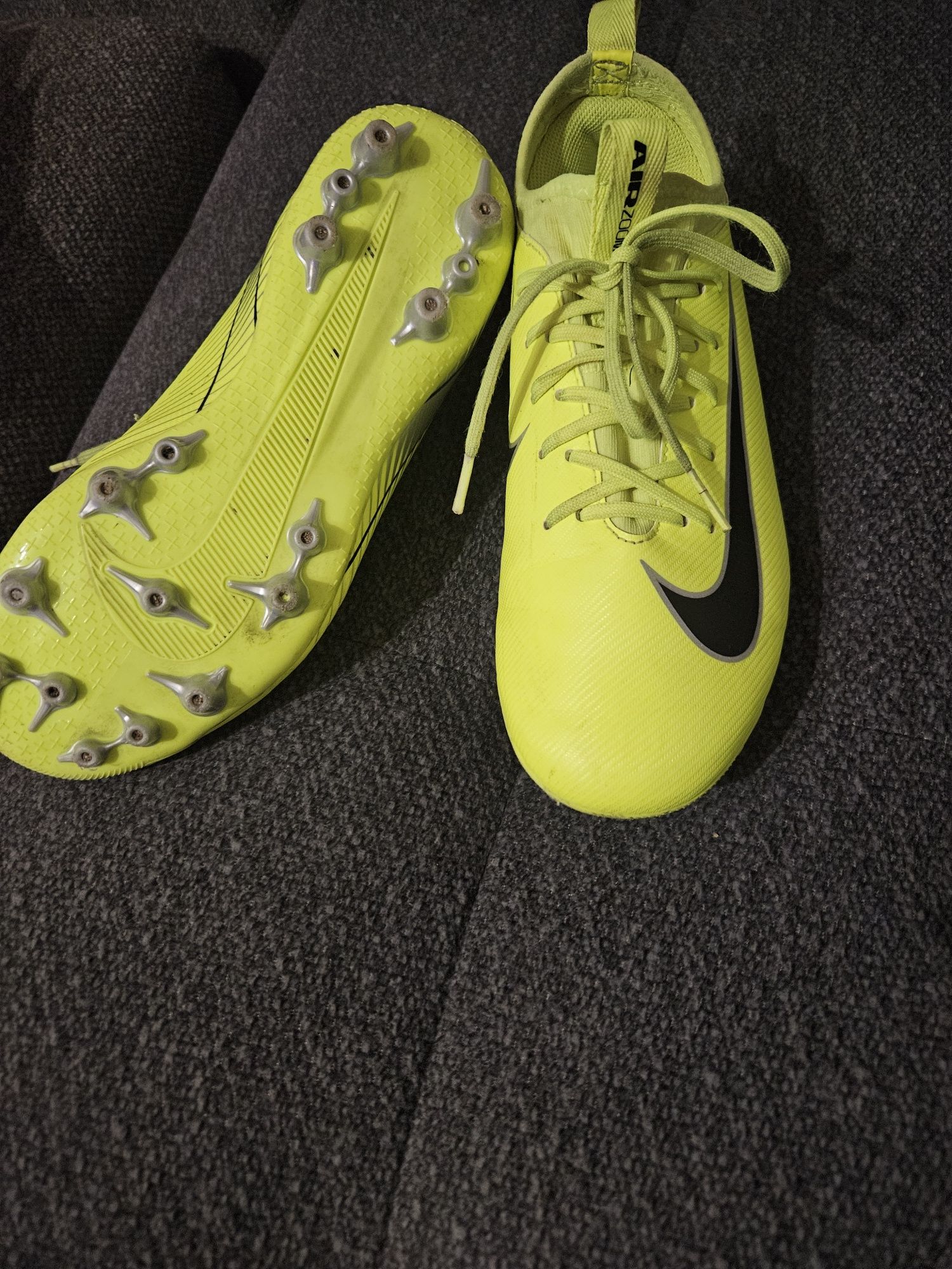 Футболни бутонки Nike