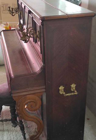 Vând pian vechi din 1890