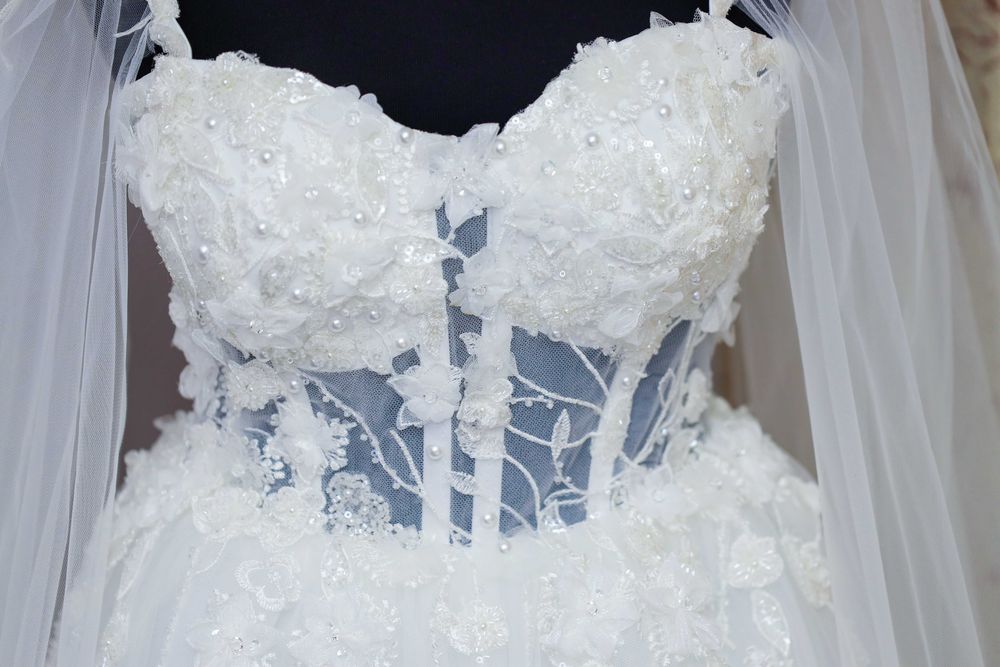 Vând rochie de mireasă