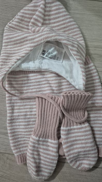 Set caciula, fular manusi hm 86/92