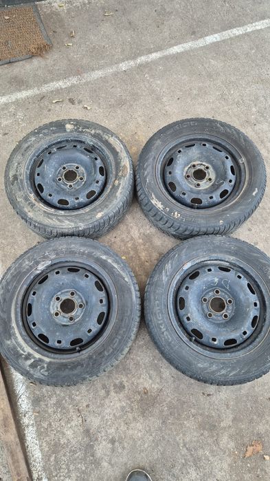 185 60 14 Nokian Set jante 5 x 100 Fabia Polo cu anvelope iarna