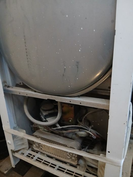 Vind doua centrale ptr.piese